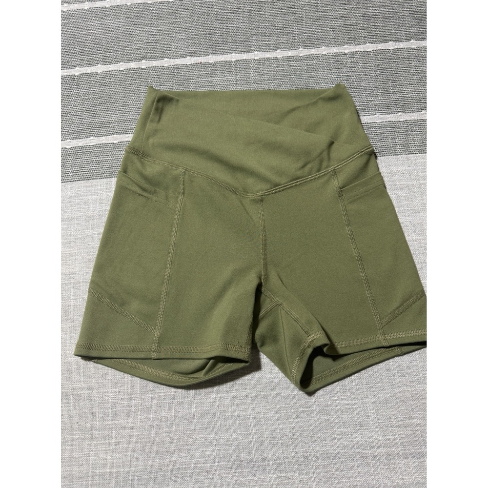 Gilly Hicks Go Recharge V-Waist Pocket Shorts Olive Green XS Womens Activewear